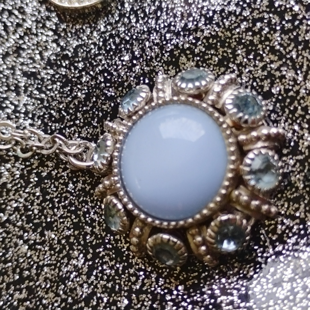 Moon Magic Silvertone RHINESTONE 1974 Vintage Avon Necklace GREAT GIFT  24” EVC